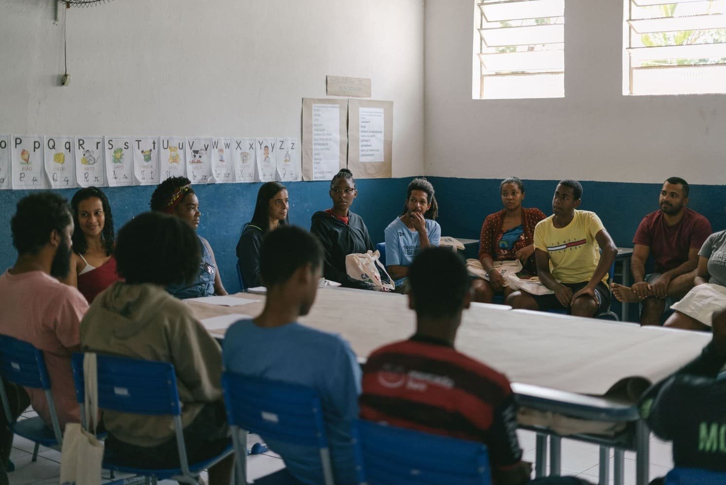 Comunidade reunida em oficina do COLABORABENS